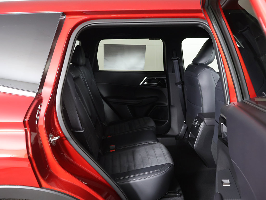 New 2026 Mitsubishi Outlander LE AWD/4WD image 31