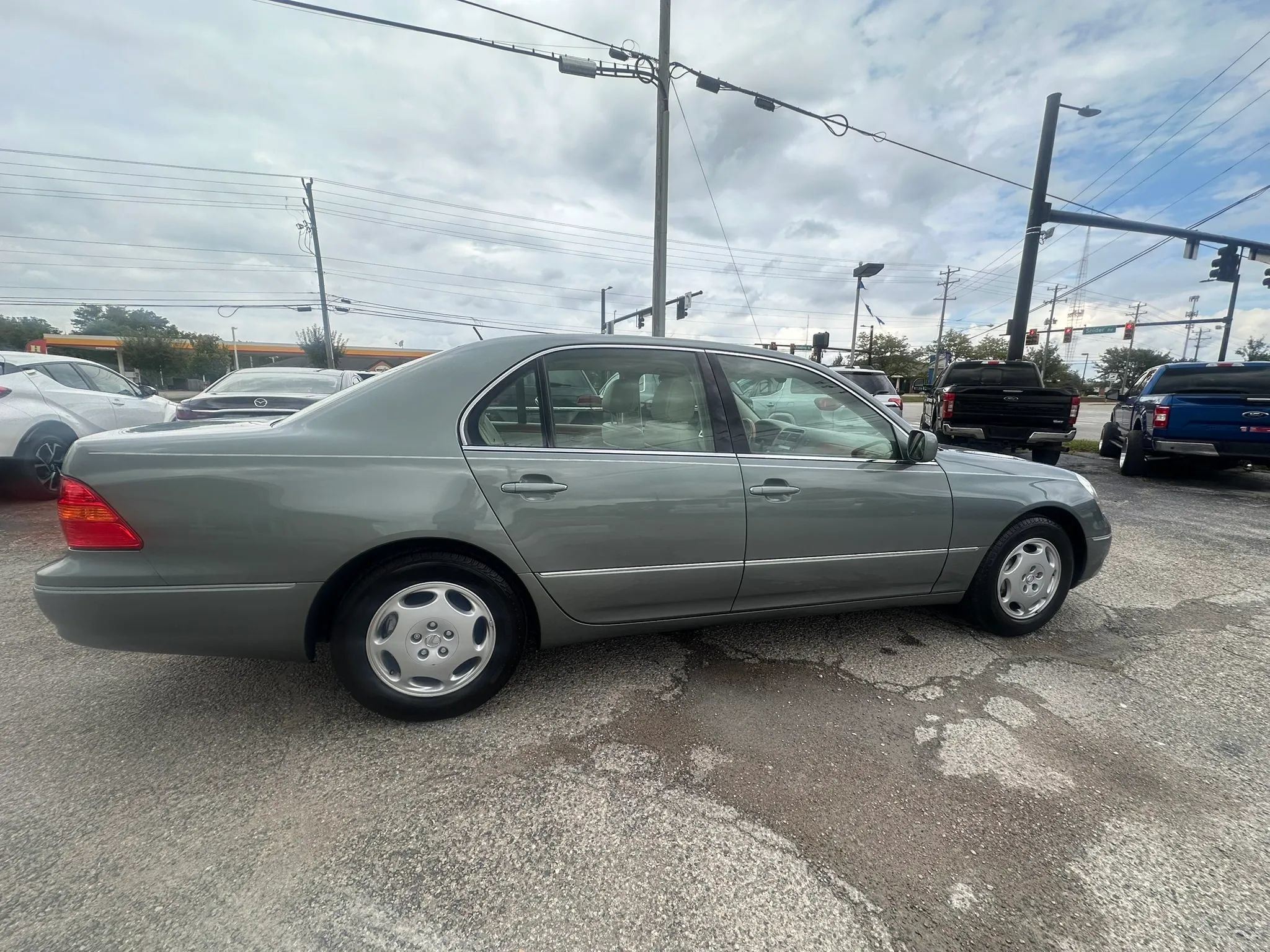Used 2001 Lexus LS 430 RWD image 8
