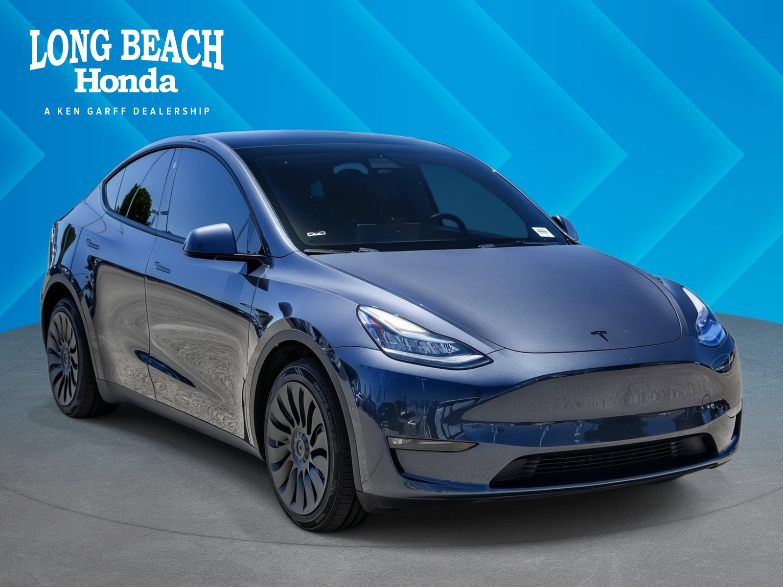 Used 2022 Tesla Model Y Long Range AWD/4WD image 1