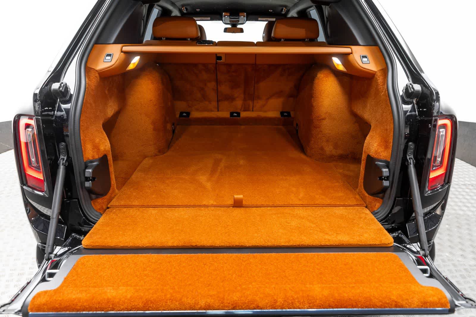 New 2026 Rolls-Royce Cullinan AWD/4WD image 33