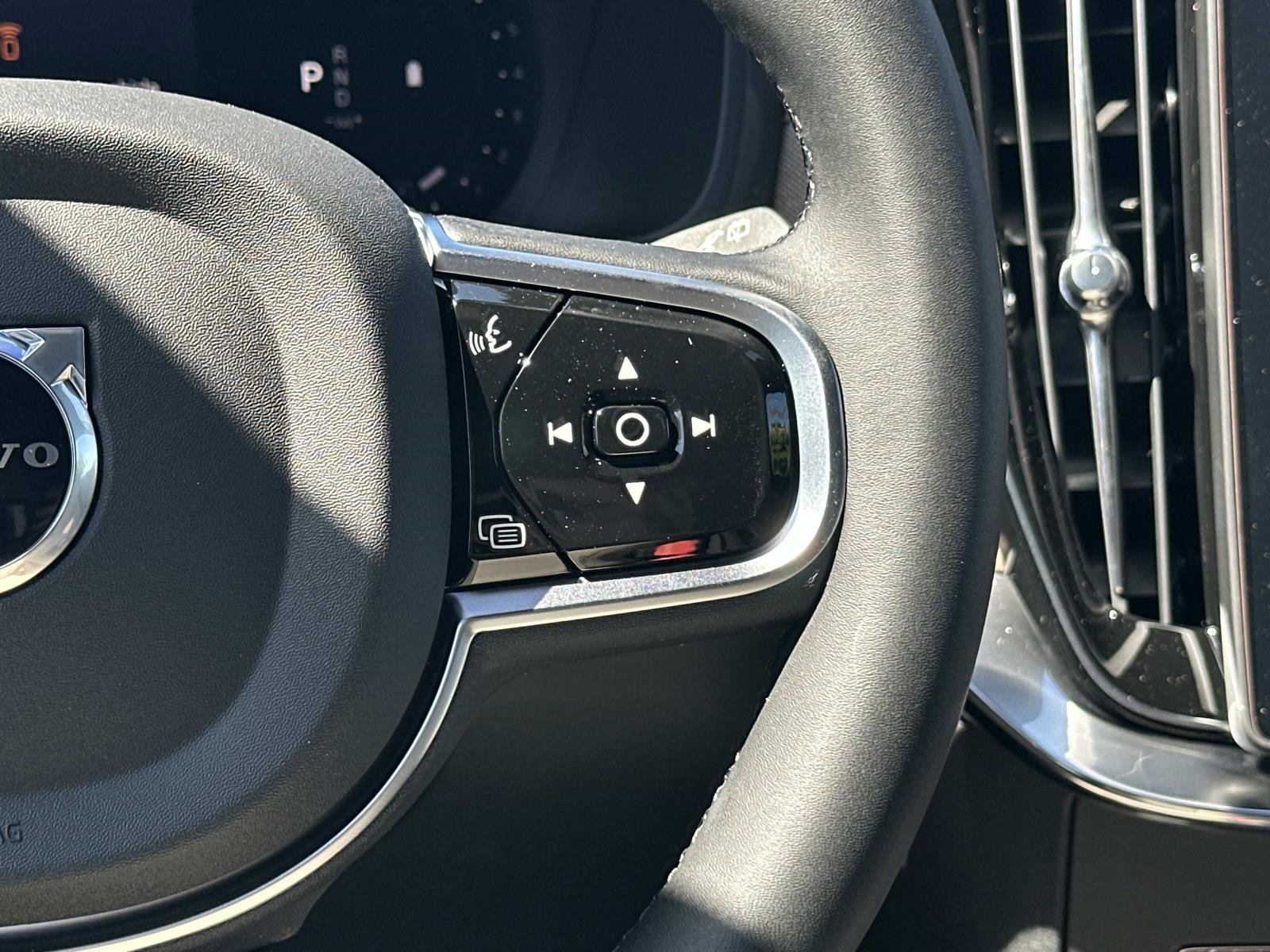 New 2026 Volvo XC90 B6 Core AWD/4WD image 9