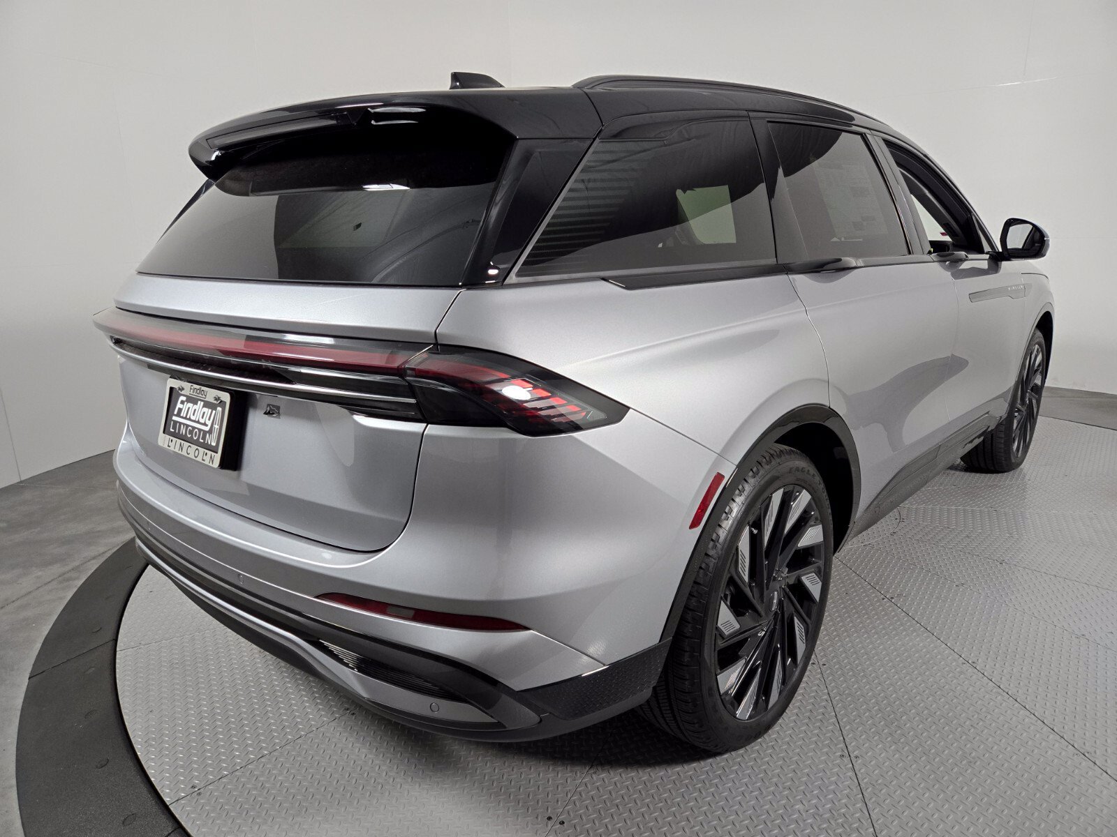 New 2026 Lincoln Nautilus Reserve w/ Jet Appearance Package AWD/4WD image 4