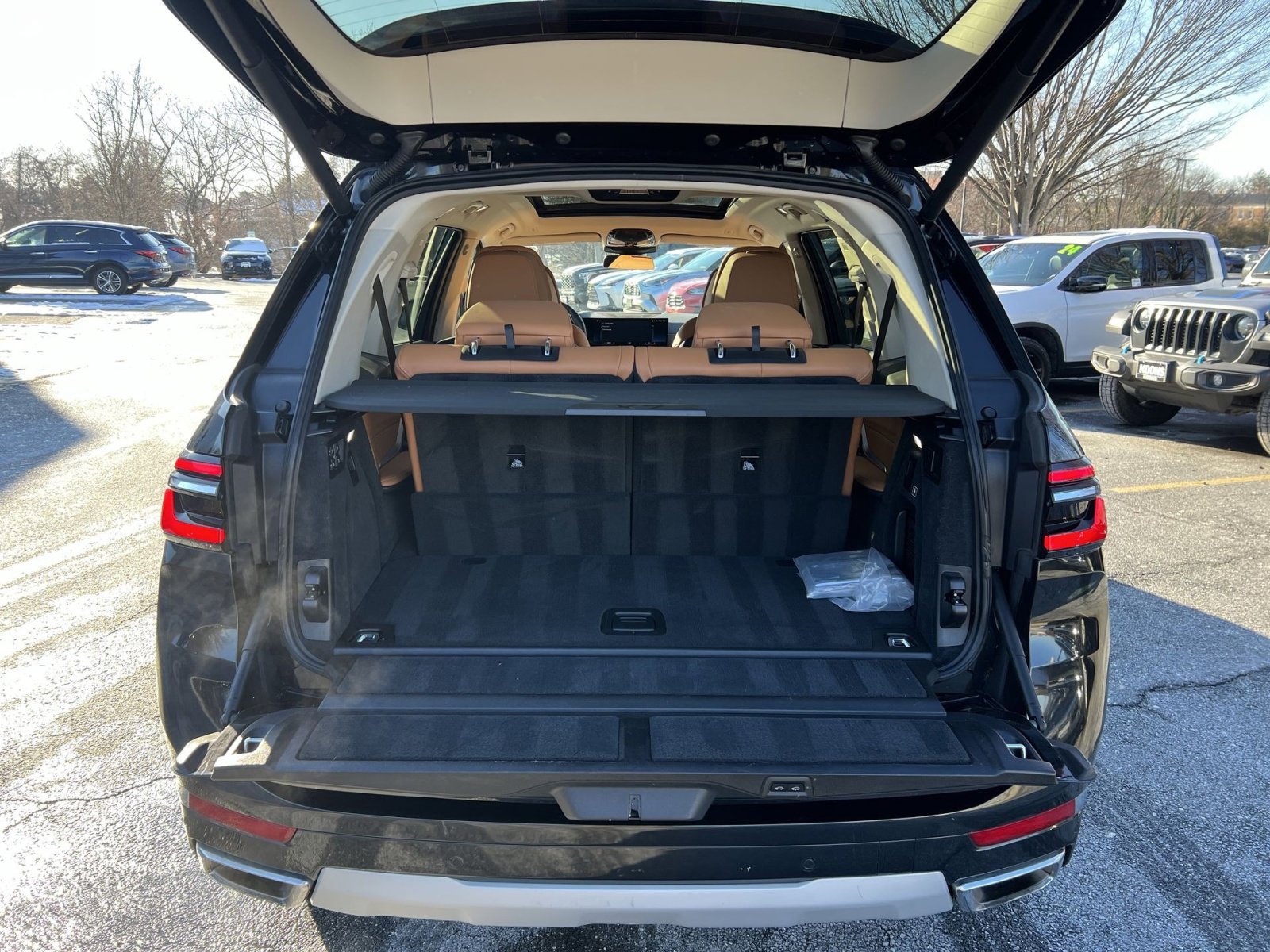 Used 2023 BMW X7 xDrive40i w/ Executive Package image 27