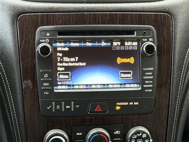 Used 2016 Chevrolet Traverse LT w/ Style and Technology Package image 13