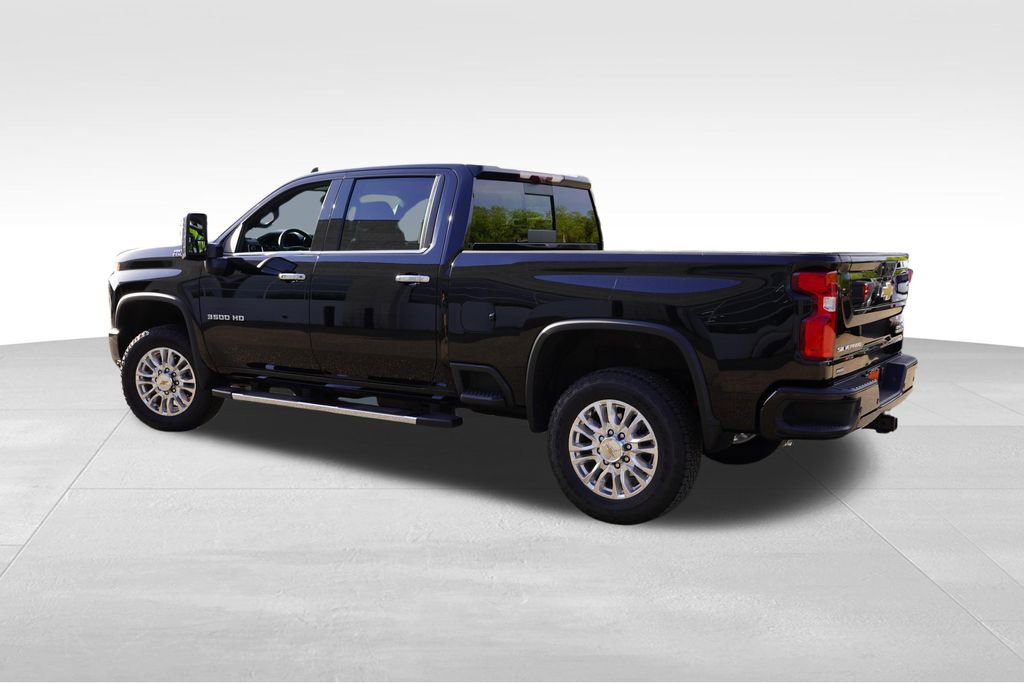 Certified 2022 Chevrolet Silverado 3500 High Country w/ Z71 Off-Road Package AWD/4WD image 8