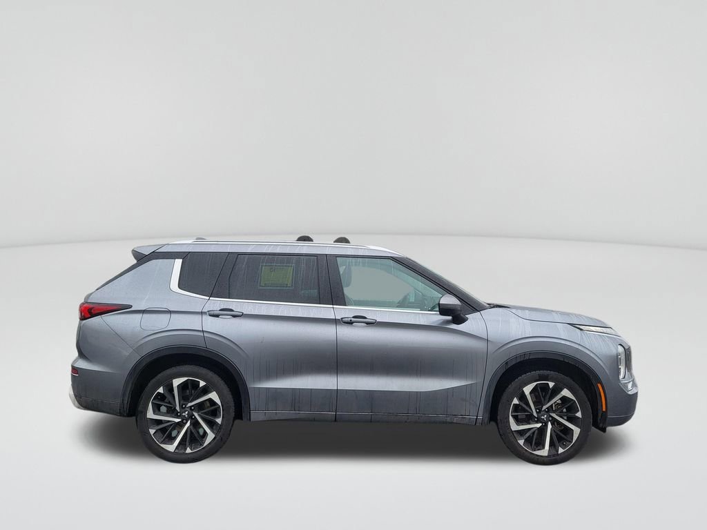 Used 2023 Mitsubishi Outlander SEL image 7