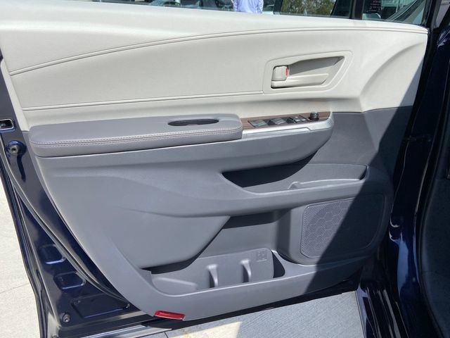 Used 2024 Toyota Sienna LE image 22