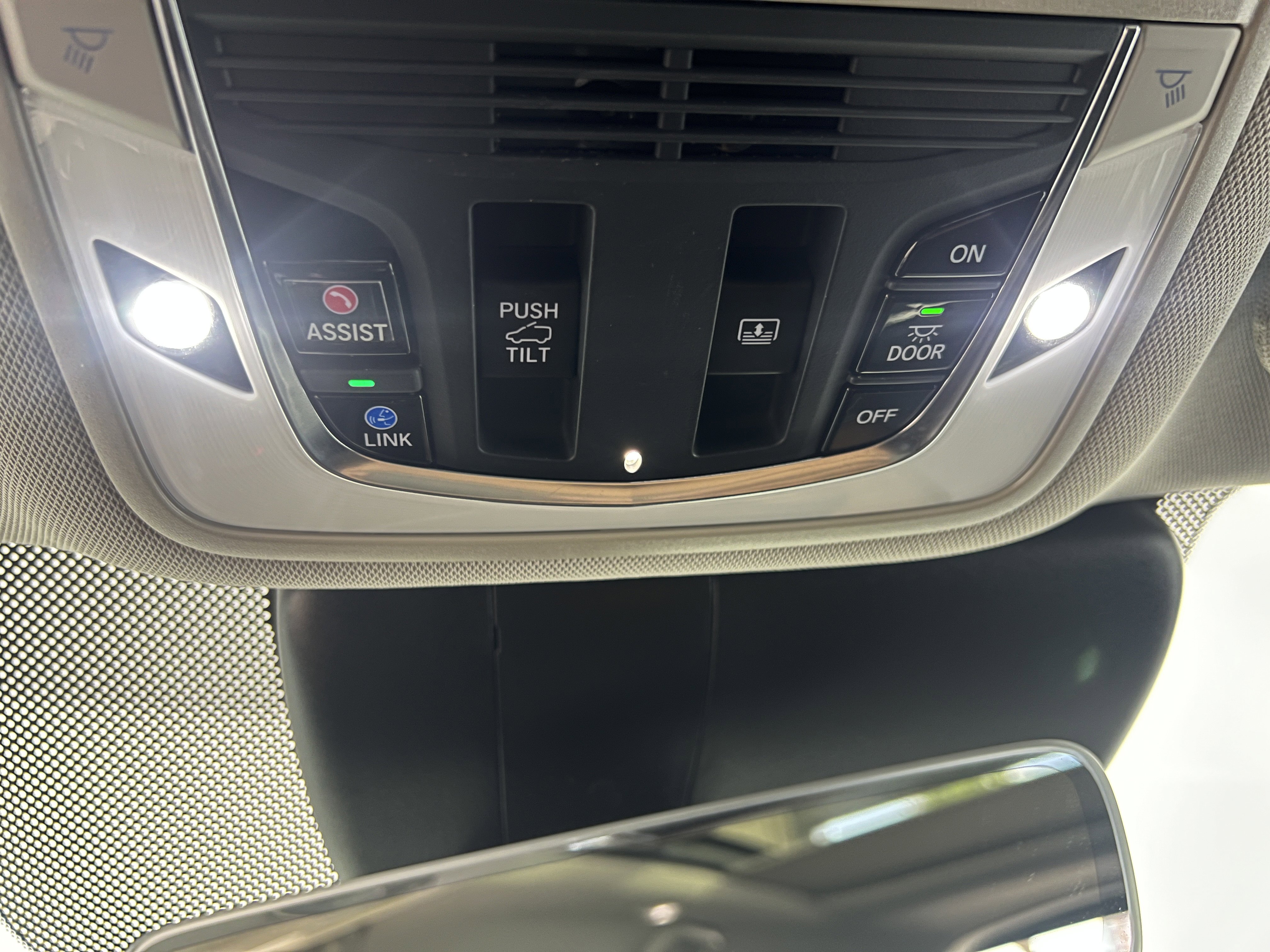Used 2020 Acura RDX SH-AWD image 29