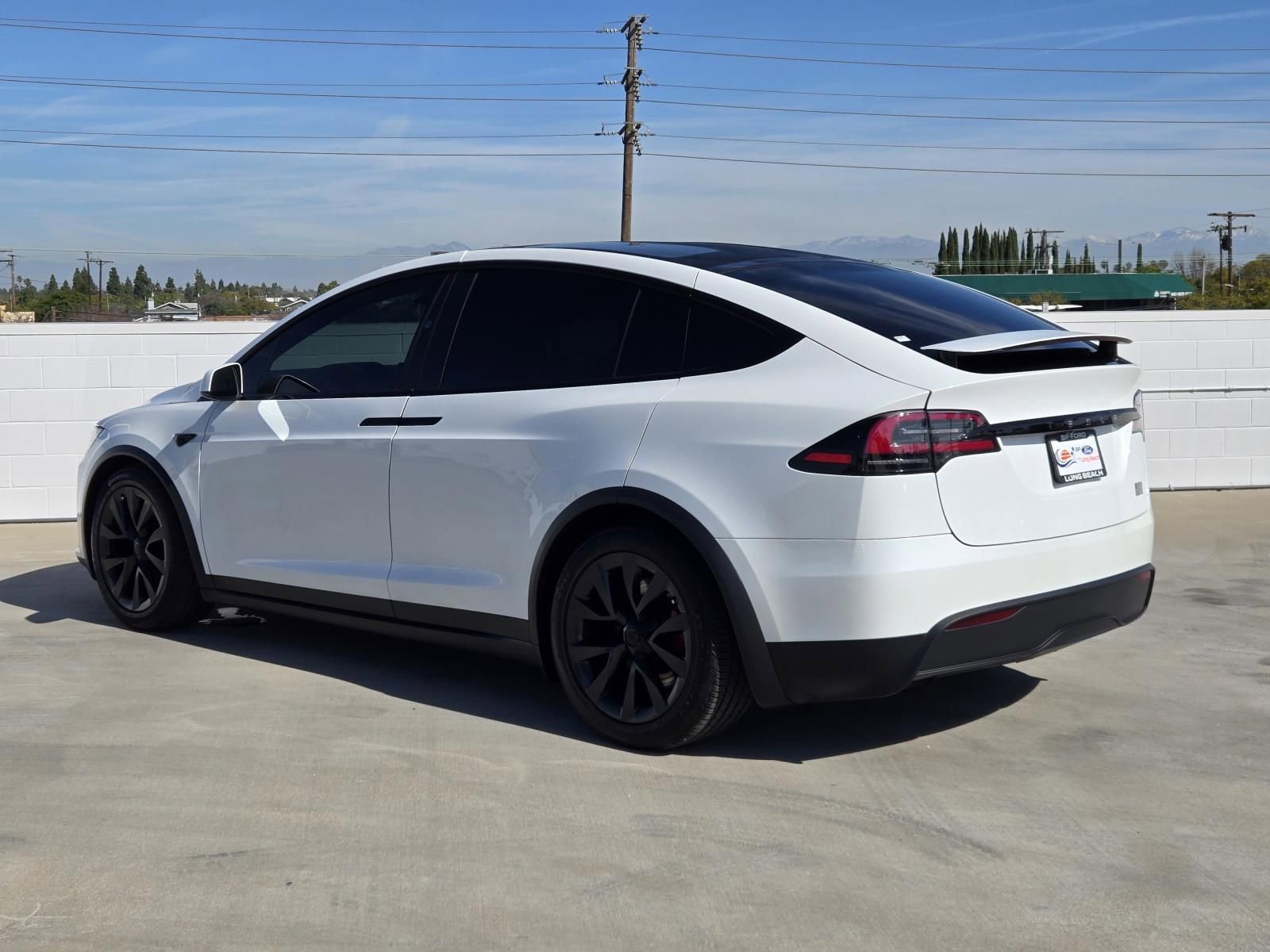 Used 2023 Tesla Model X Plaid image 6