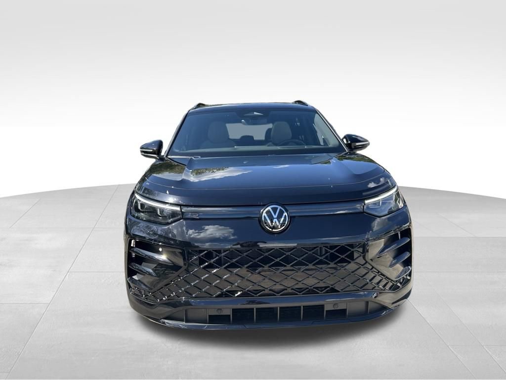 Used 2025 Volkswagen Tiguan SE R-Line AWD/4WD image 8