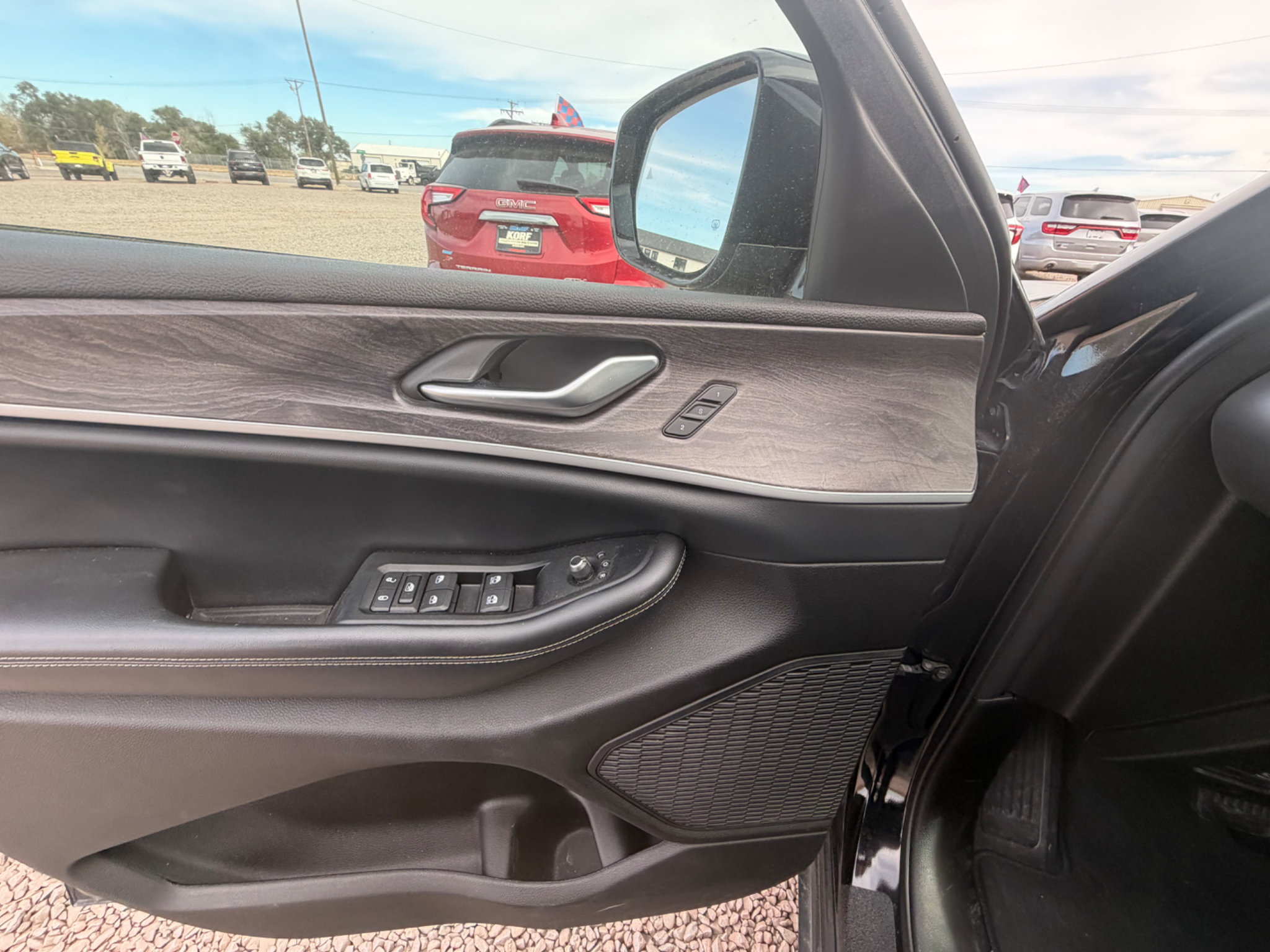 Used 2023 Jeep Grand Cherokee Limited AWD/4WD image 25