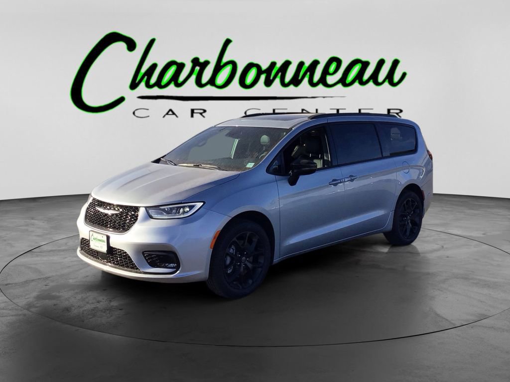 New 2026 Chrysler Pacifica Limited w/ S Appearance Package image 1