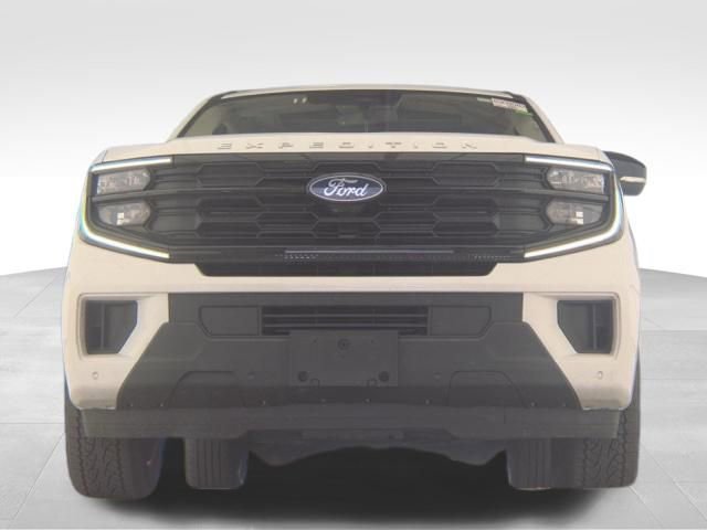 Used 2025 Ford Expedition Active image 4