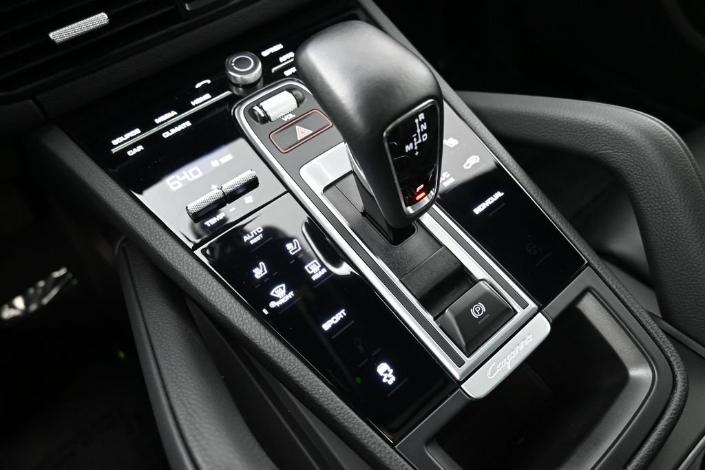 Certified 2023 Porsche Cayenne Platinum Edition AWD/4WD image 24