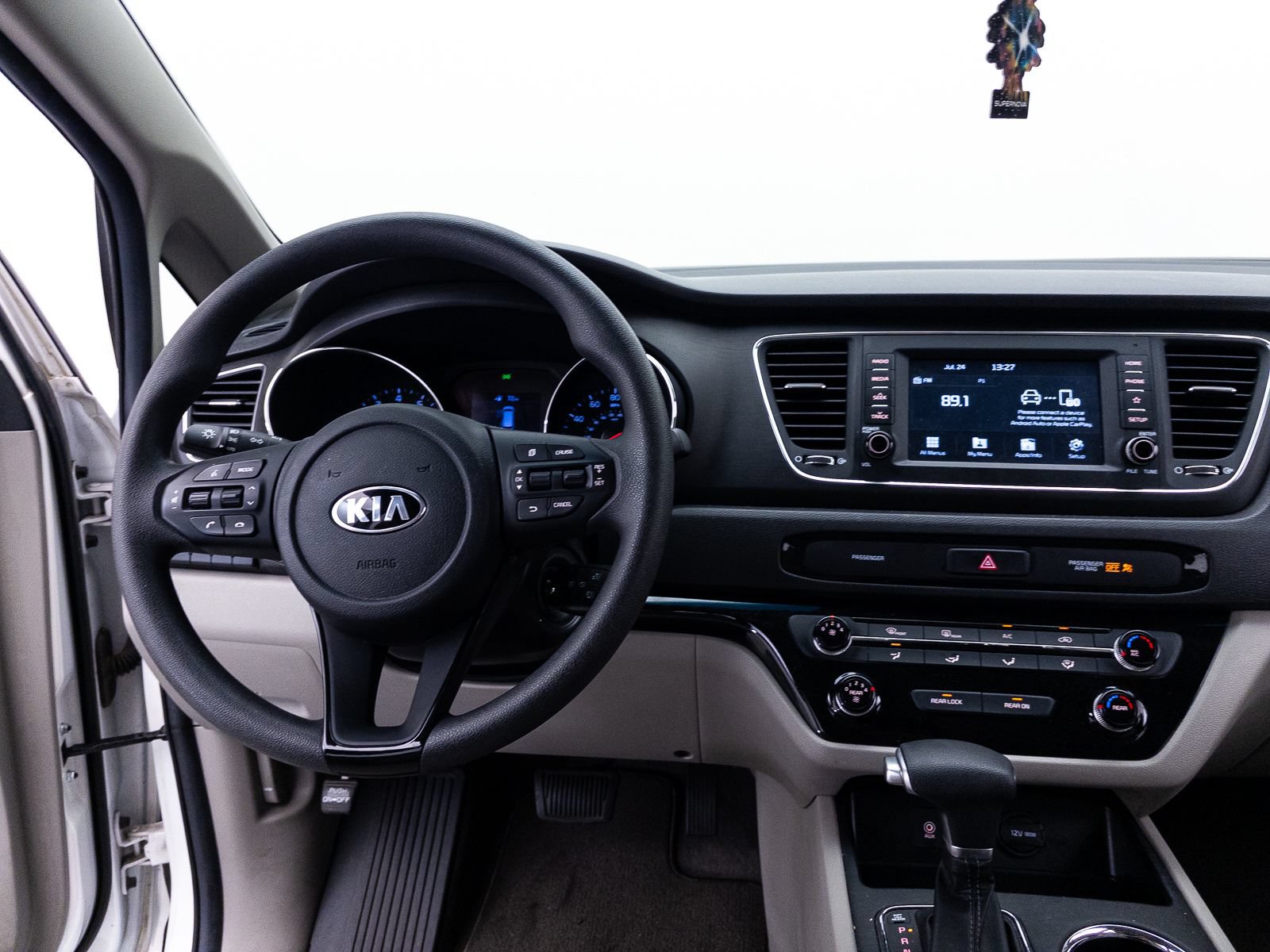 Used 2019 Kia Sedona LX FWD image 5