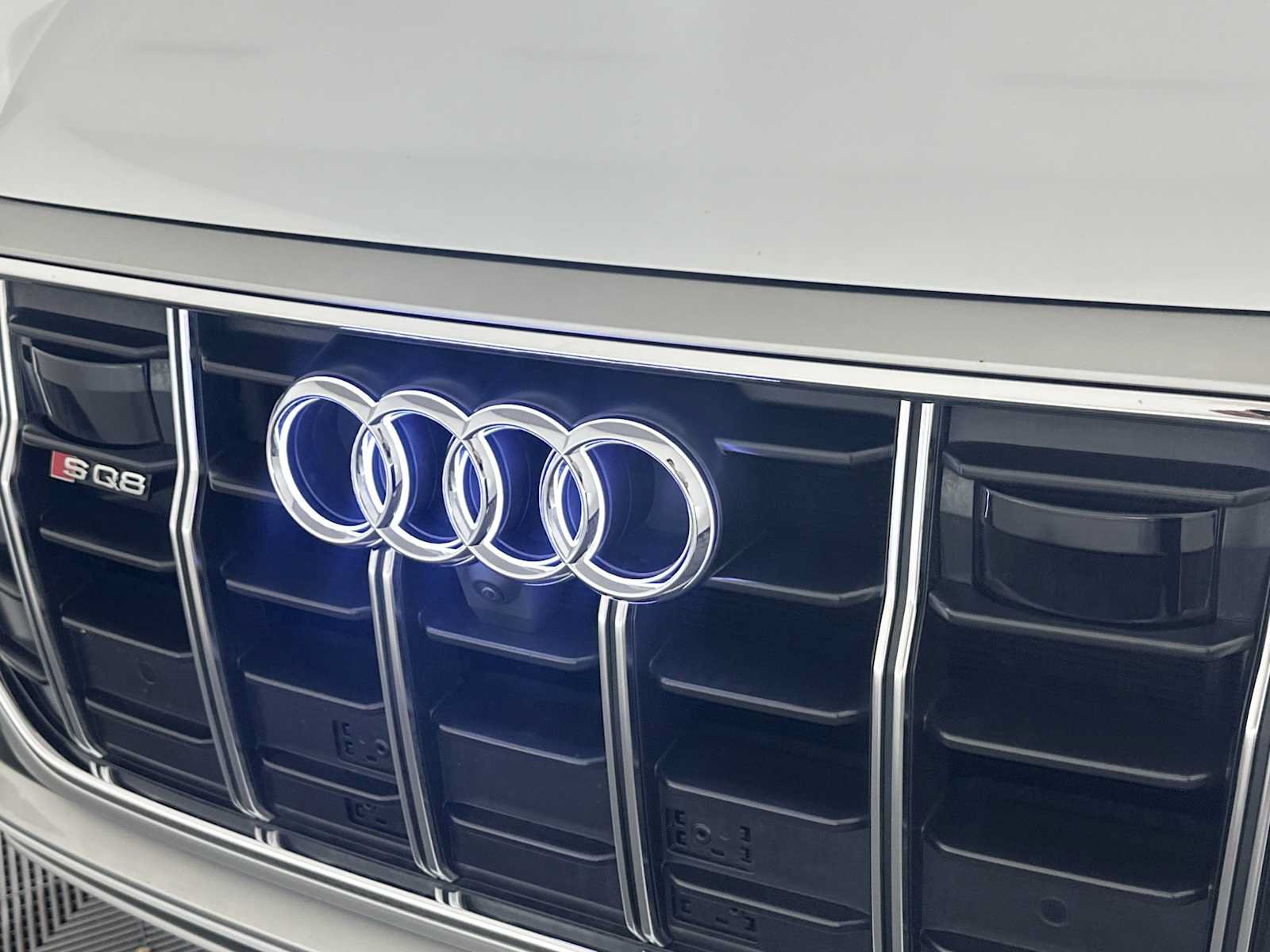 Used 2023 Audi SQ8 Prestige AWD/4WD image 13