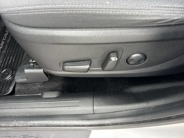 Used 2023 Hyundai Santa Fe SEL FWD image 12