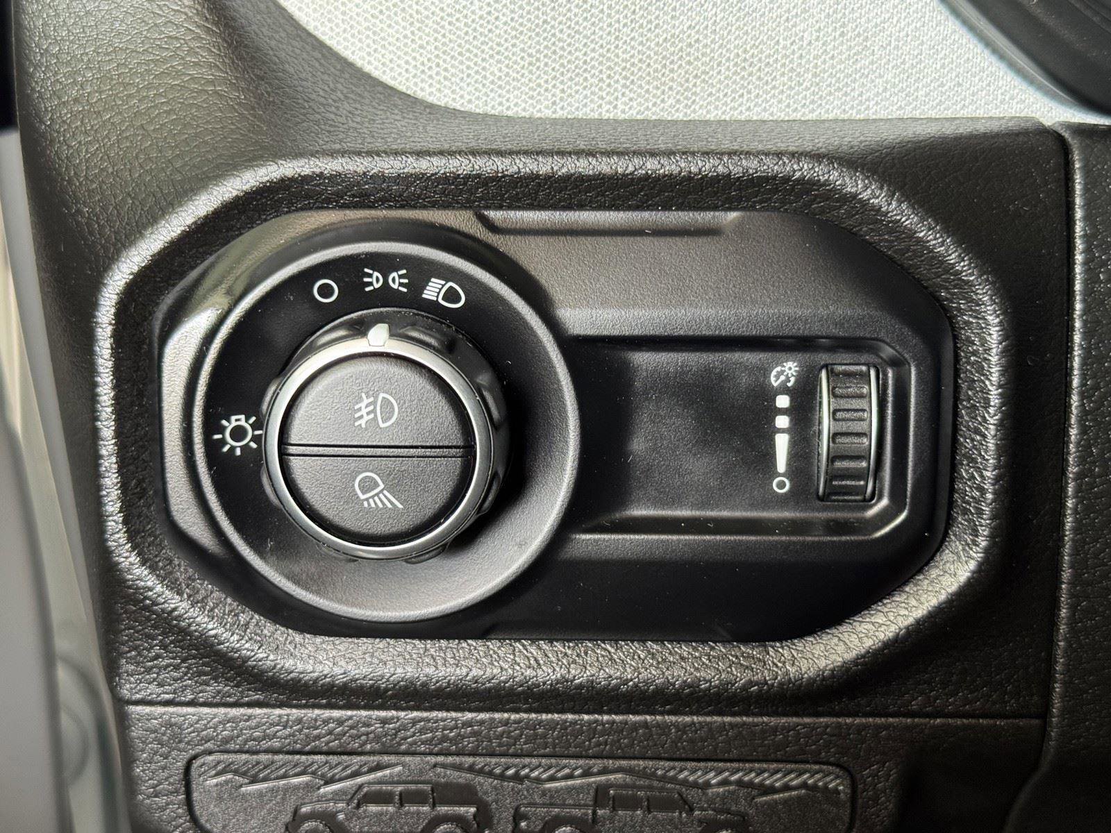 Used 2024 Jeep Gladiator Sport AWD/4WD image 19