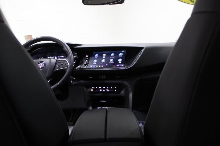 Used 2023 Buick Envision Essence image 30