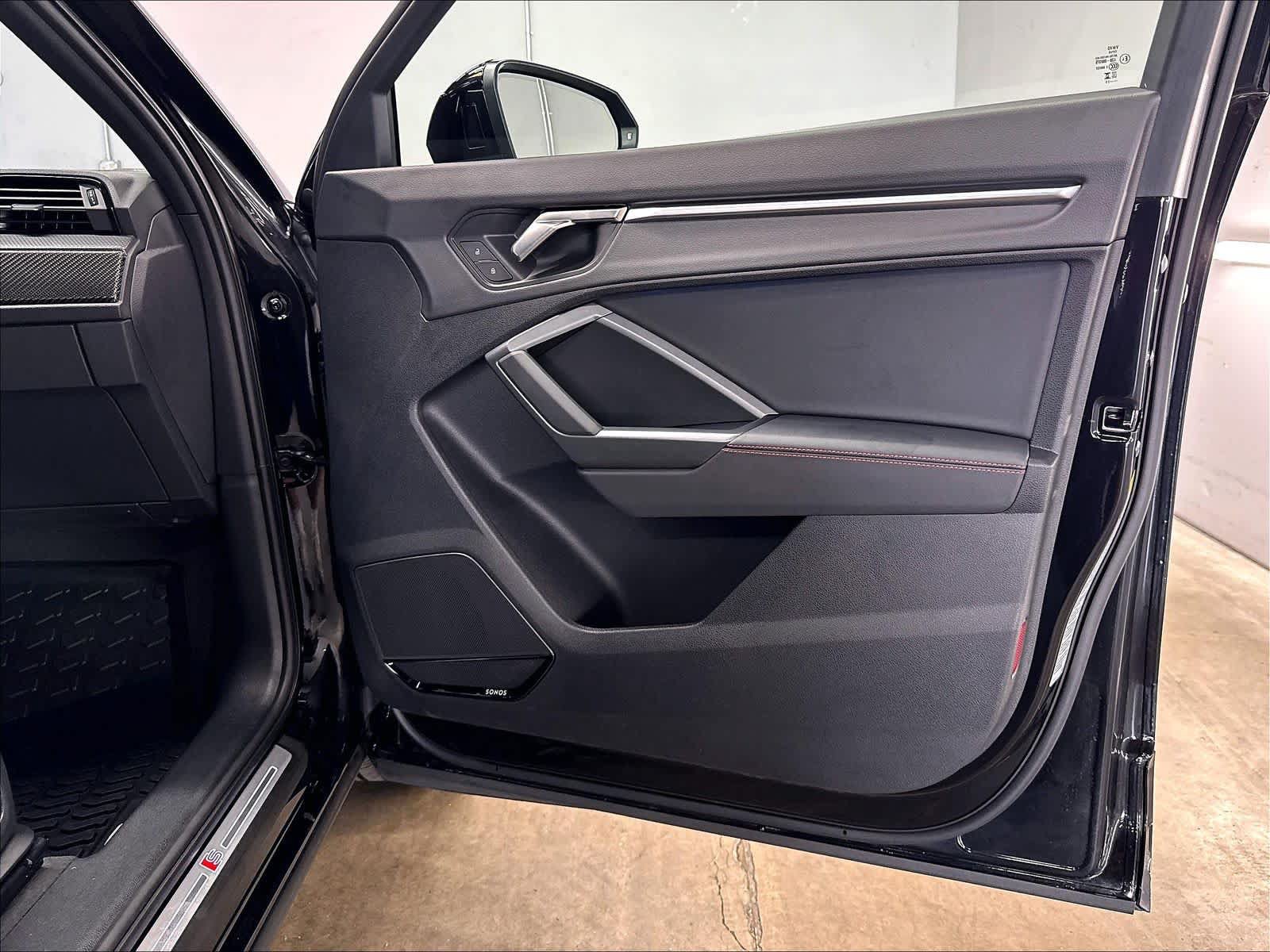 Certified 2025 Audi Q3 2.0T Premium Plus w/ Premium Plus Package AWD/4WD image 25