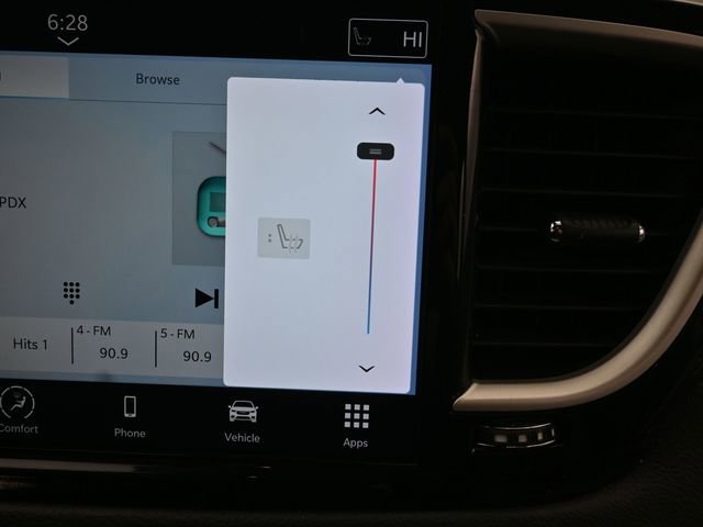 Used 2024 Chrysler Pacifica Touring-L image 19