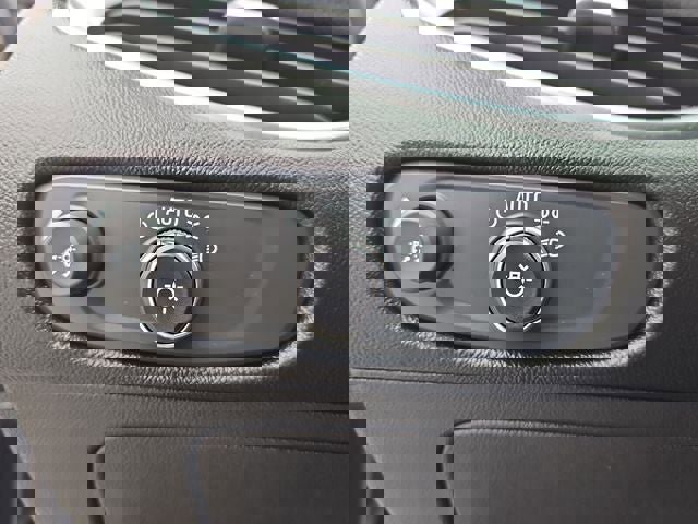 Used 2024 Chevrolet Malibu LT image 32