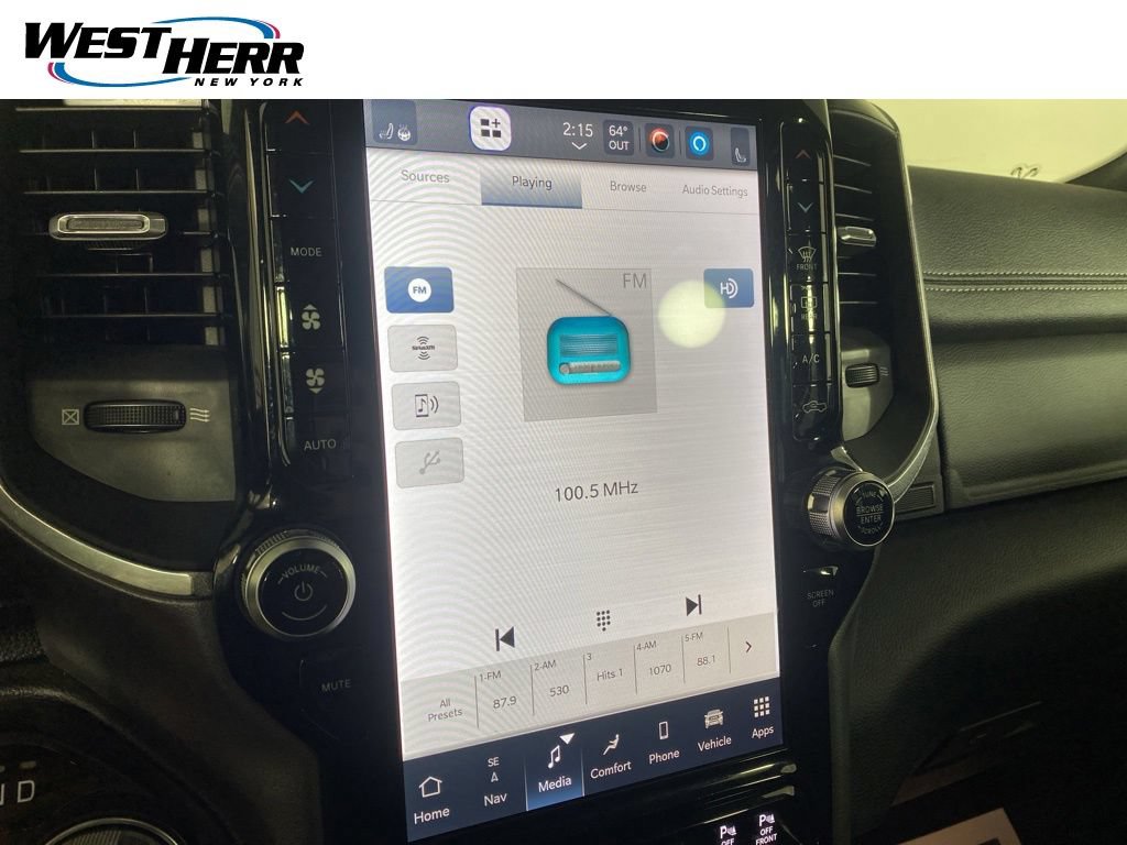 Used 2023 RAM 1500 Laramie AWD/4WD image 3