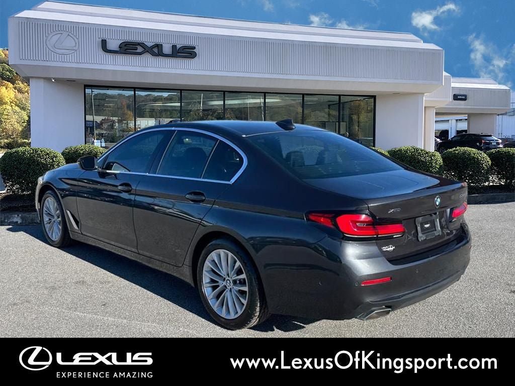 Used 2021 BMW 530i xDrive w/ Premium Package AWD/4WD image 3