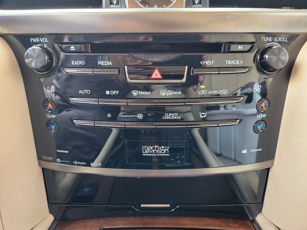 Used 2017 Lexus LX 570 4WD w/ Luxury Package image 19