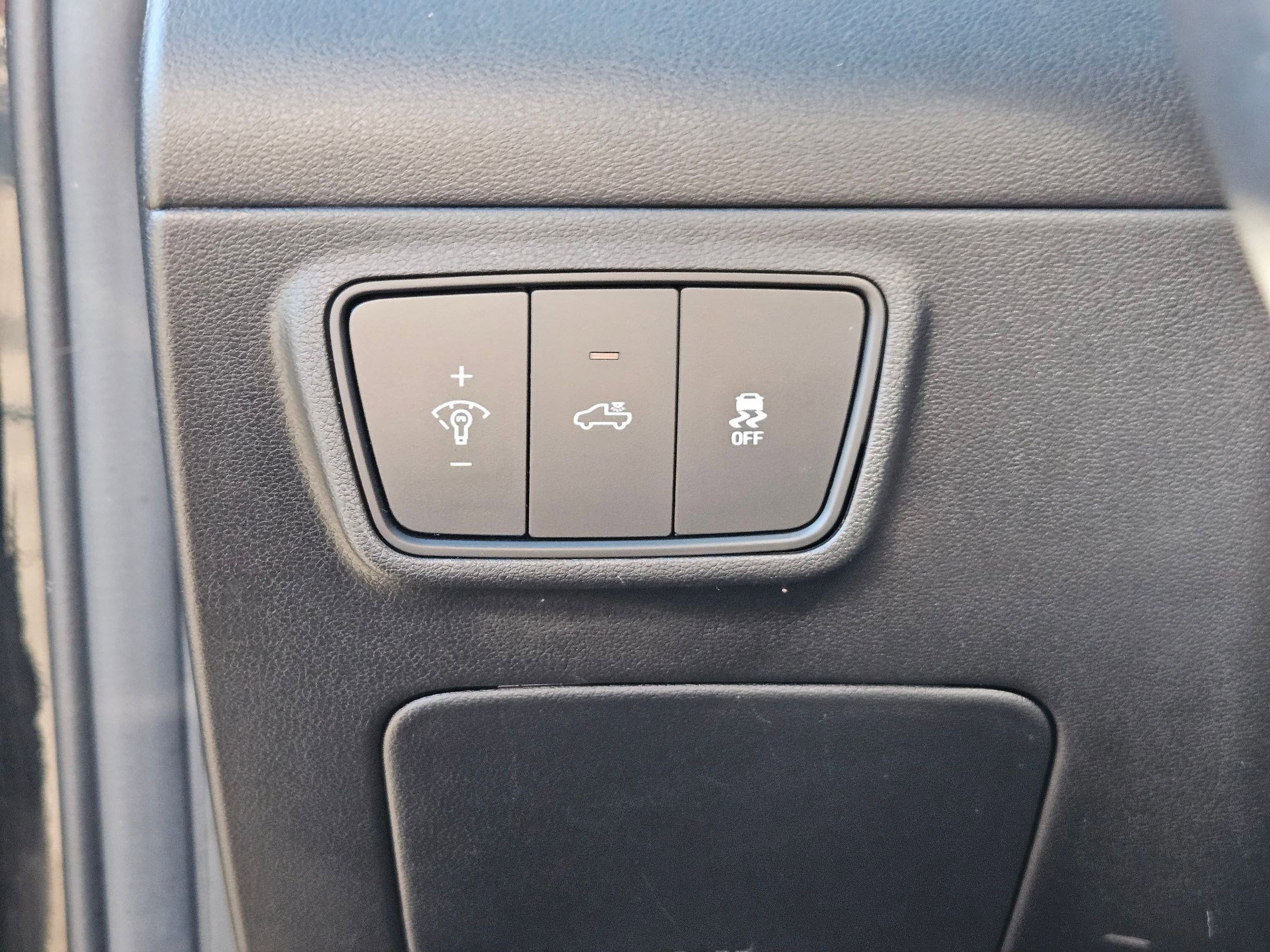 Used 2022 Hyundai Santa Cruz SEL Premium image 15