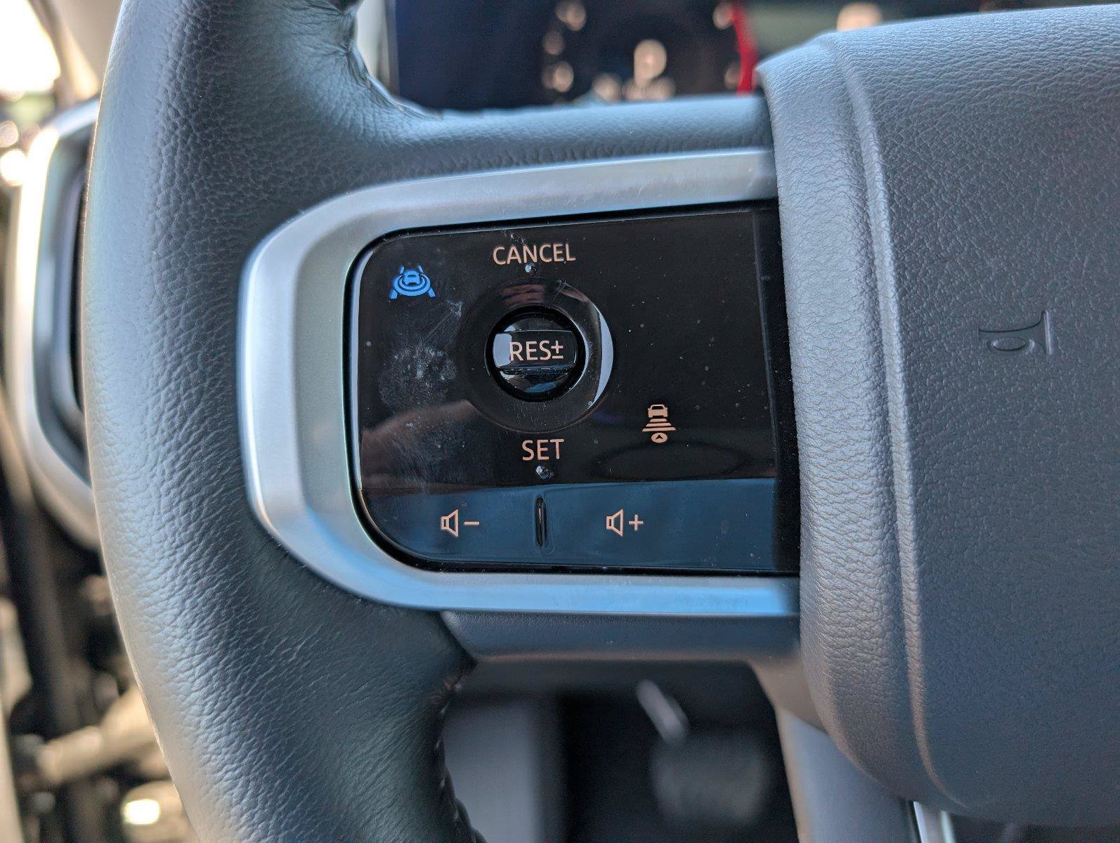 Used 2025 Nissan Armada SV AWD/4WD image 28