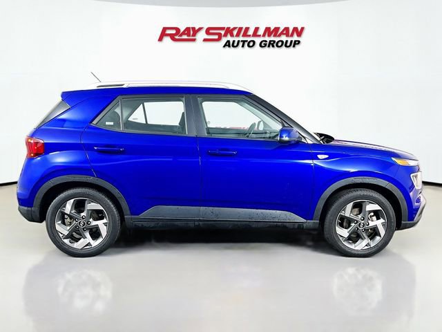 Used 2025 Hyundai Venue SEL FWD image 8