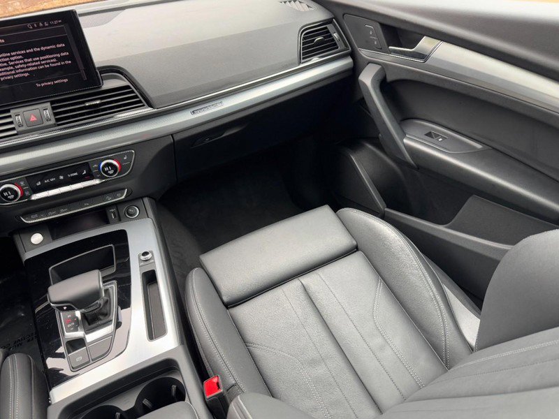 Used 2025 Audi Q5 2.0T Premium w/ Convenience Plus Package image 16