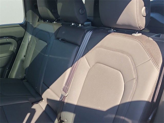 Used 2025 Land Rover Defender 110 S image 12