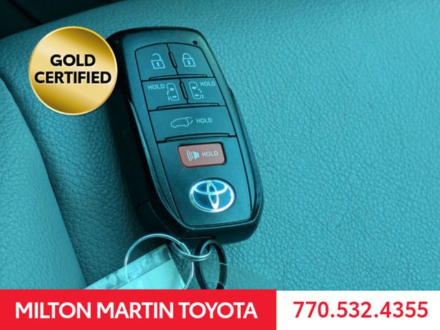 Certified 2025 Toyota Sienna XLE FWD image 29
