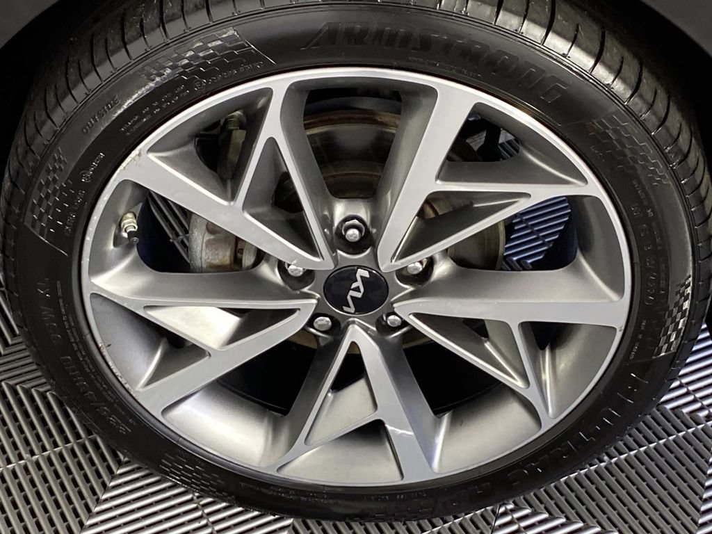 Used 2022 Kia Niro Touring Special Edition FWD image 28