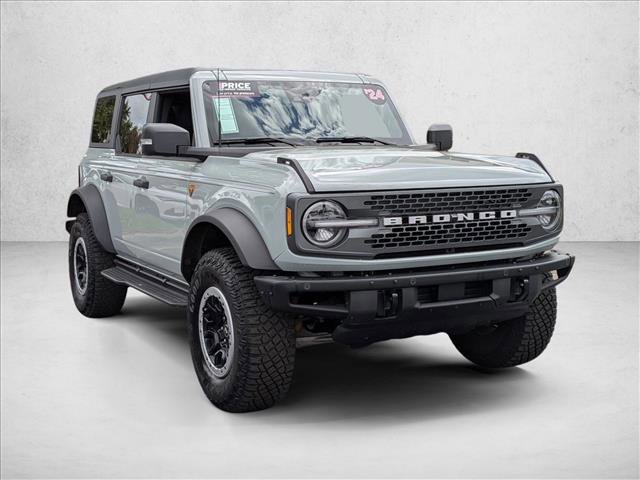 Used 2024 Ford Bronco Badlands image 3