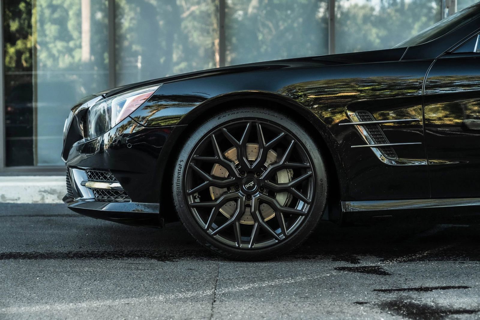 Used 2013 Mercedes-Benz SL 550 w/ Premium Pkg image 3