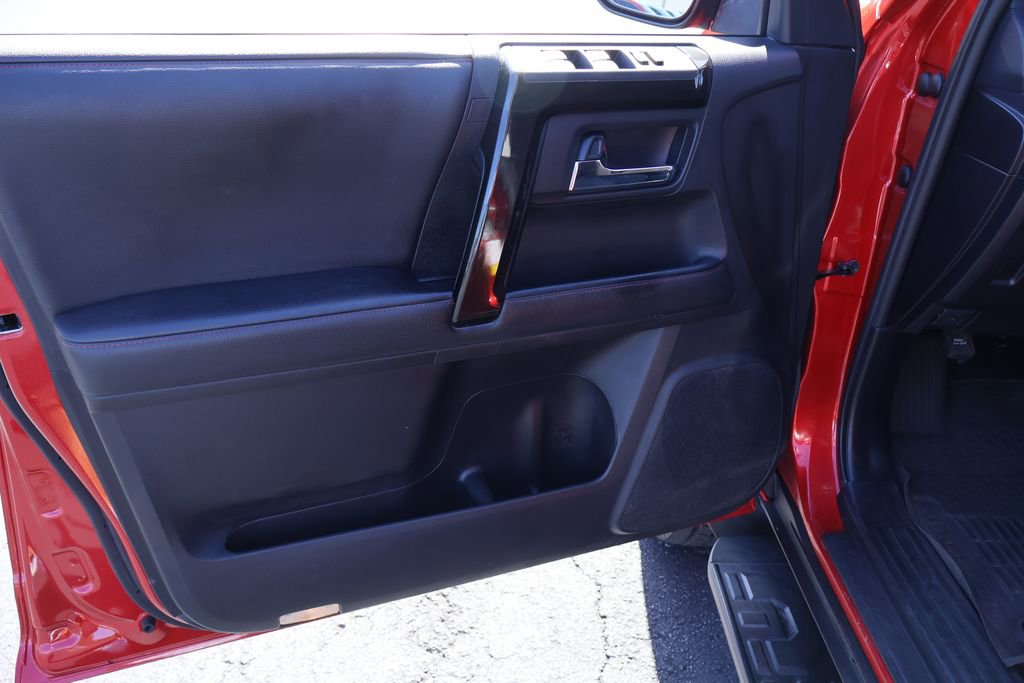 Certified 2020 Toyota 4Runner TRD Off-Road AWD/4WD image 12