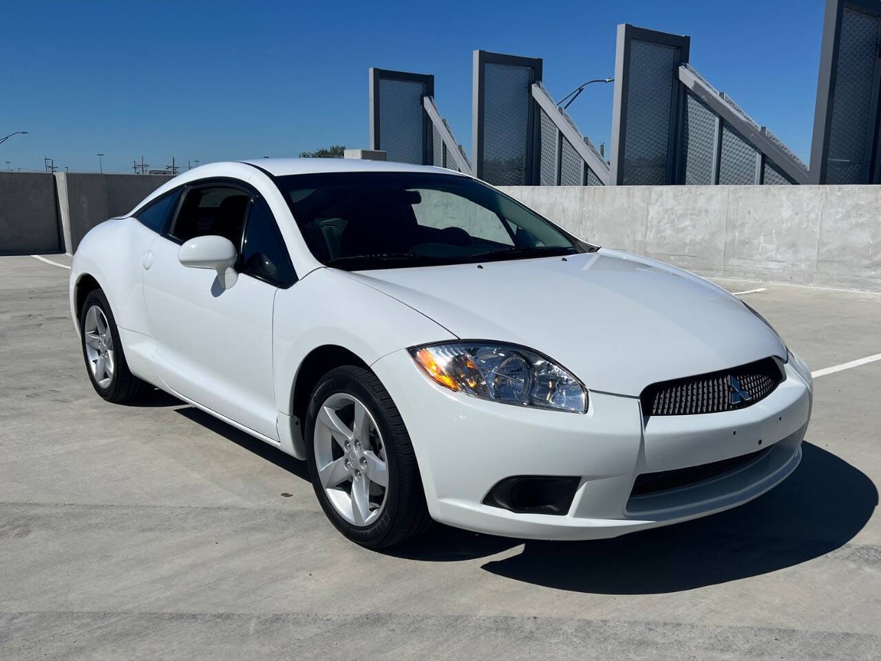 Used 2009 Mitsubishi Eclipse GS FWD image 2