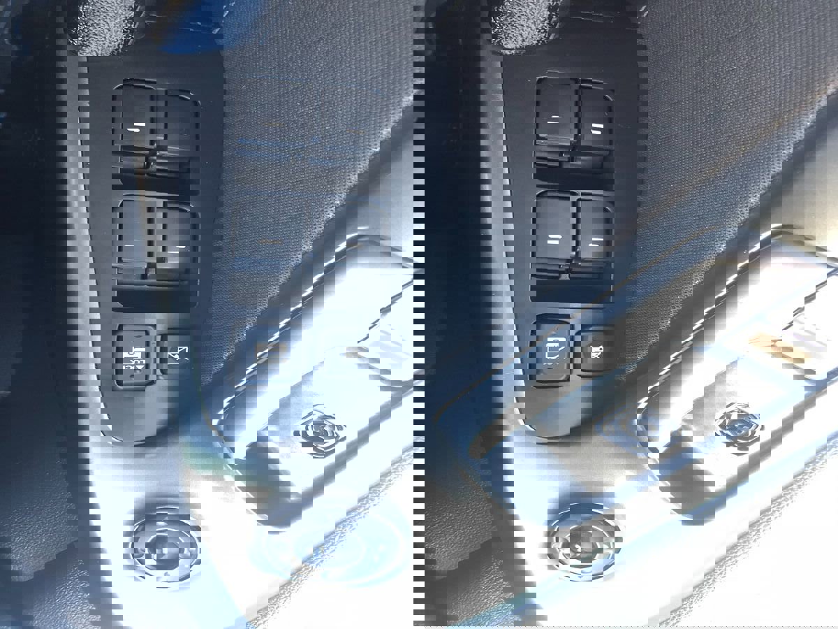 Used 2010 Kia Forte SX image 15