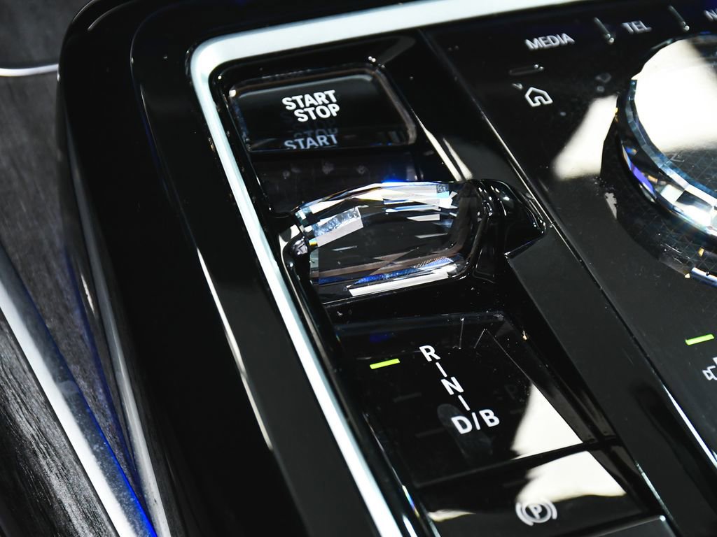 Used 2024 BMW i7 xDrive60 image 43