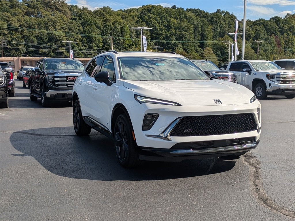 New 2025 Buick Envision Sport Touring image 3