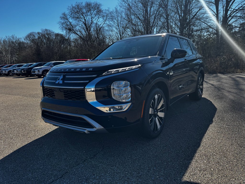 New 2026 Mitsubishi Outlander LE image 2