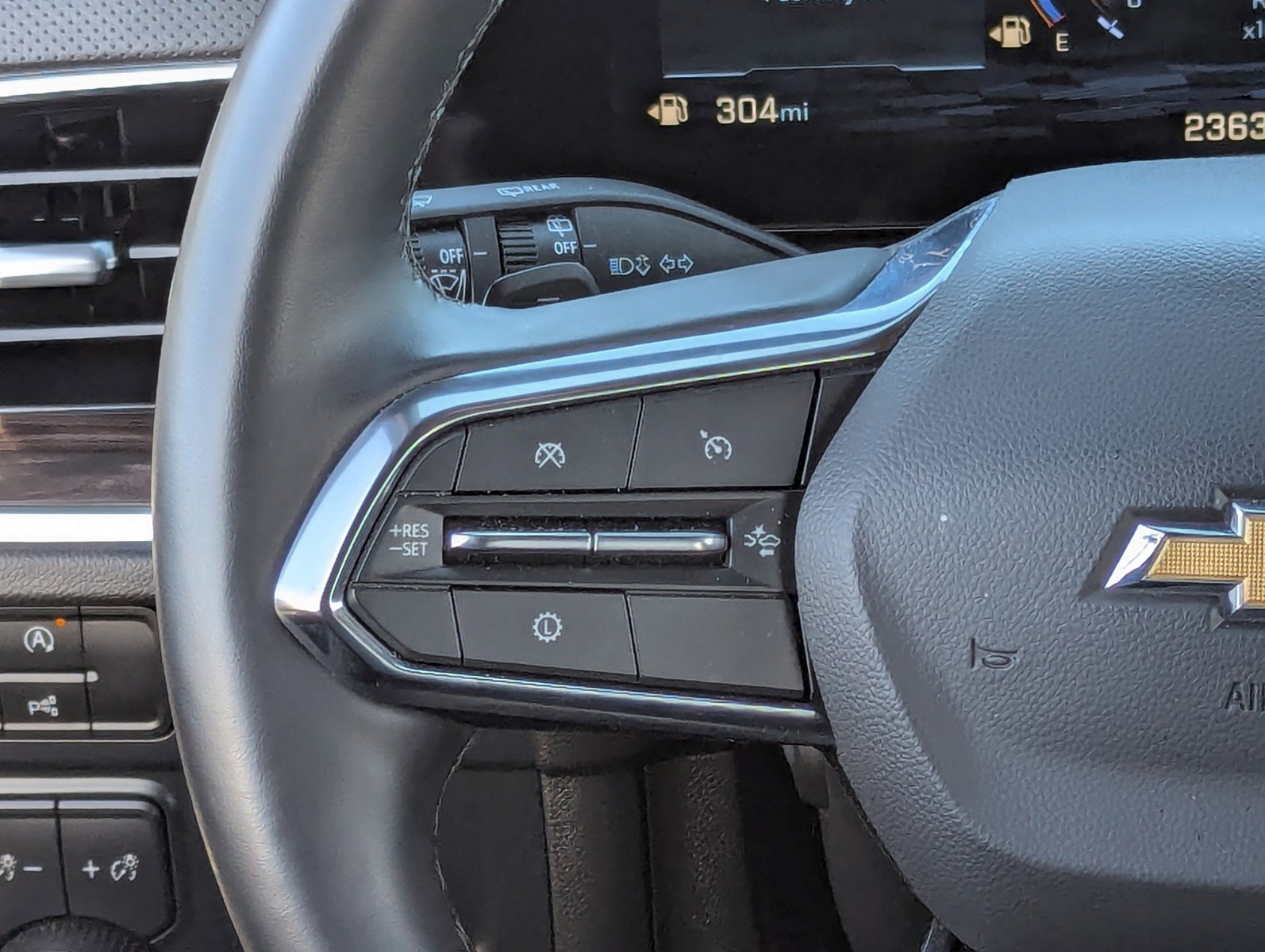 Certified 2025 Chevrolet Suburban Premier image 21