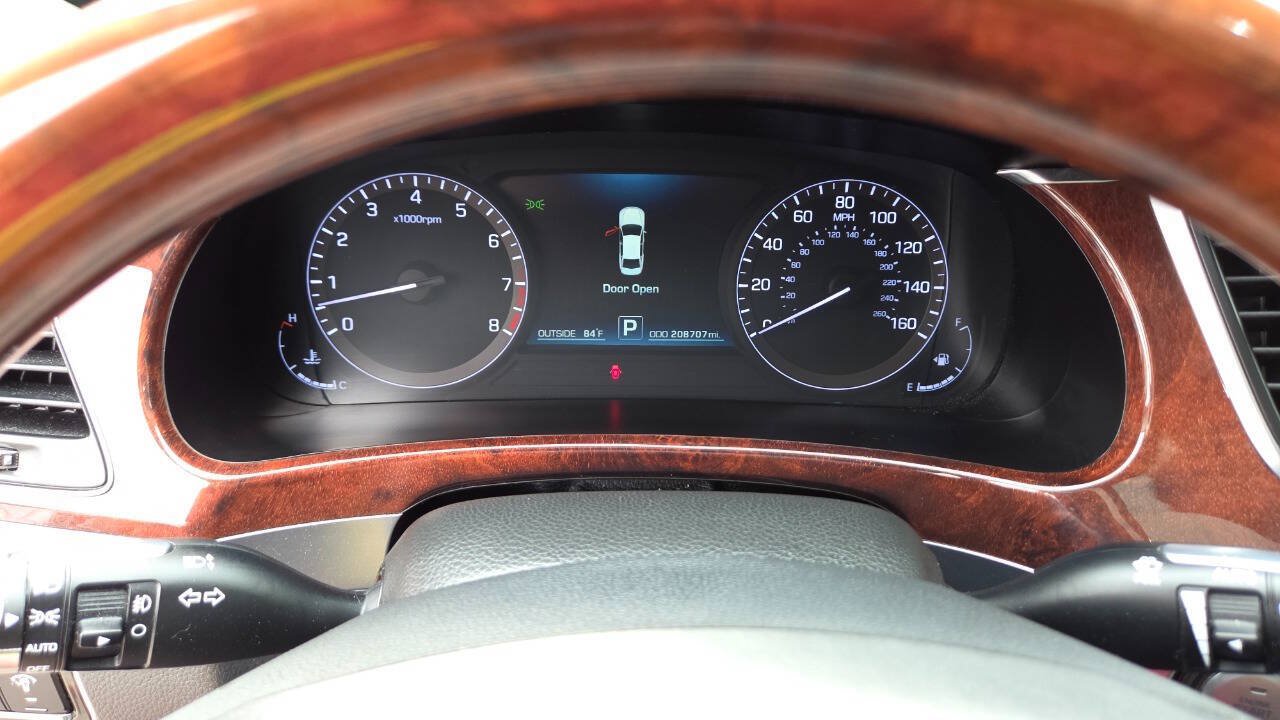 Used 2015 Hyundai Equus Signature RWD image 65