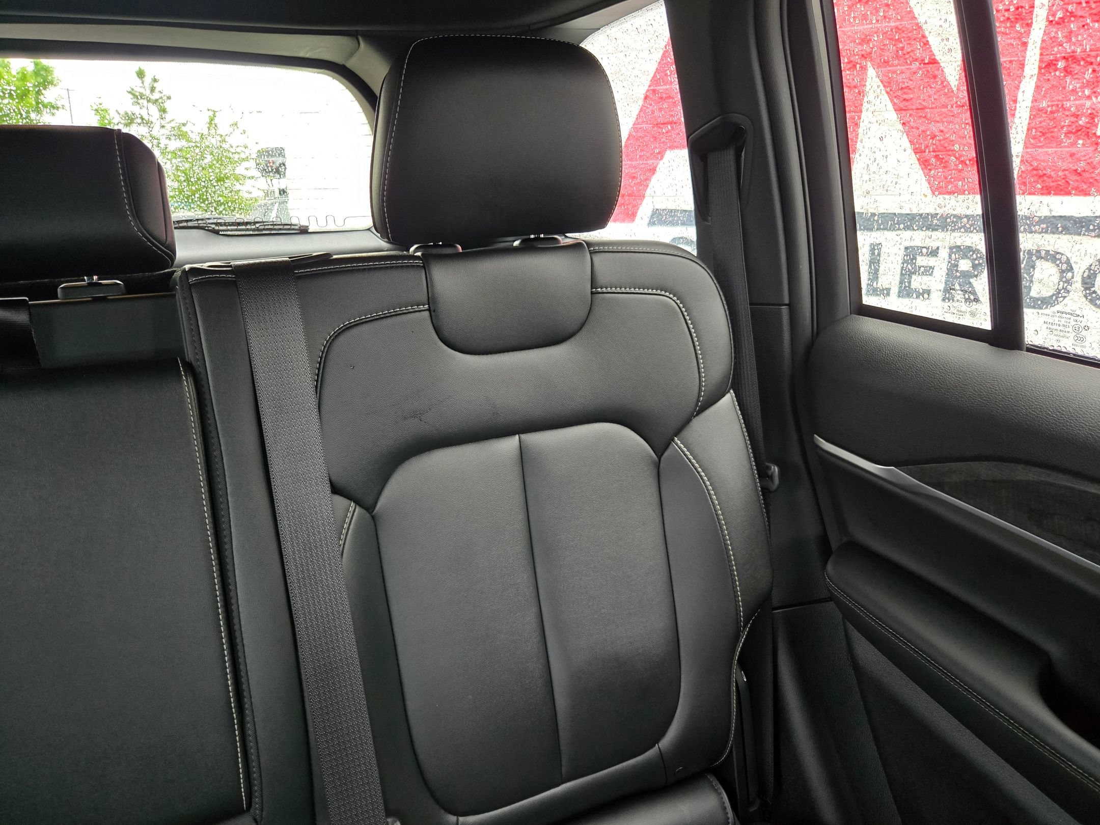 Used 2025 Jeep Grand Cherokee Limited AWD/4WD image 14