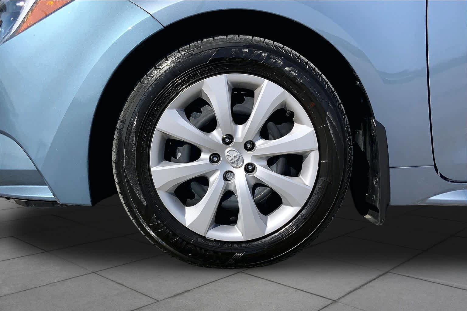 Used 2026 Toyota Corolla LE FWD image 11