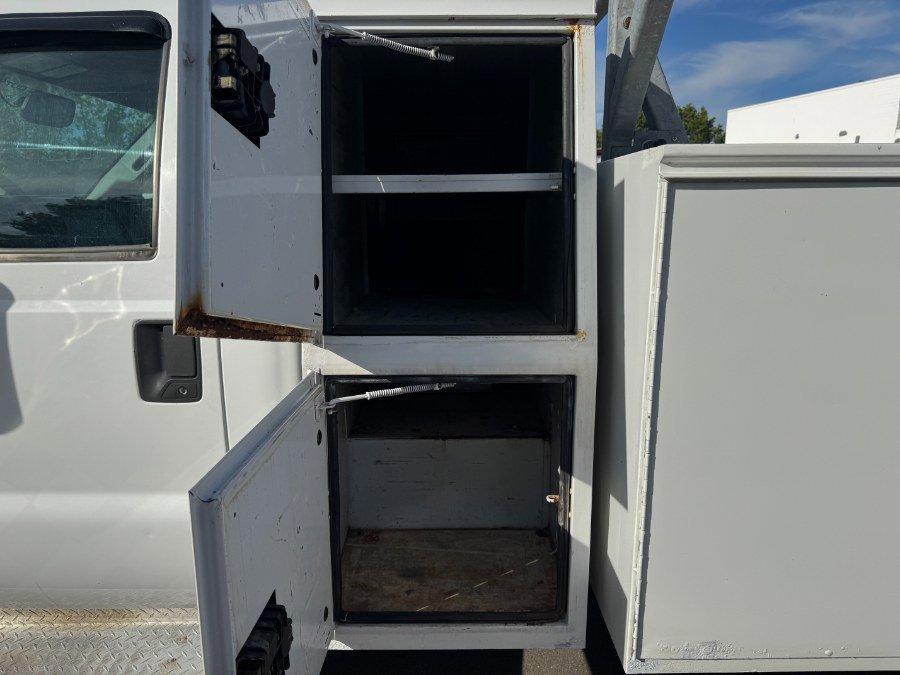 Used 2014 Ford F550 4x4 Regular Cab Super Duty image 15