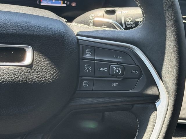 Used 2024 Jeep Grand Cherokee L Altitude RWD image 13